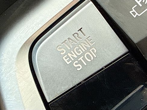 Used 2025 BMW X1 xDrive28i w/ Technology Package AWD/4WD image 36