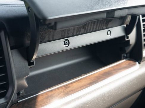 Used 2024 GMC Sierra 1500 SLT image 33