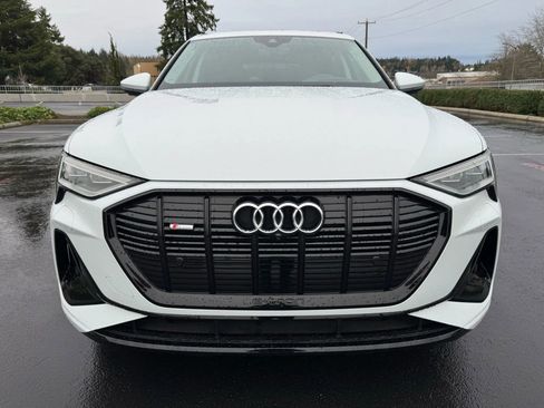 Used 2022 Audi e-tron Prestige w/ Prestige Package image 3
