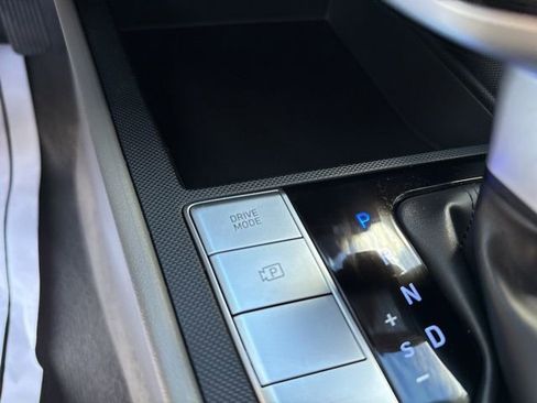 Certified 2024 Hyundai Elantra SEL image 37