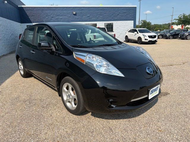 Used 2014 Nissan Leaf SV w/ Premium Package FWD image 7