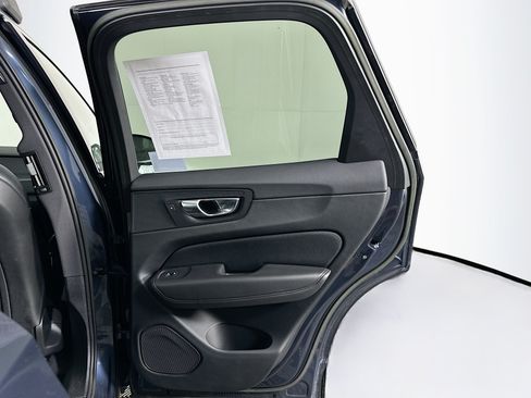 Used 2023 Volvo XC60 B5 Core w/ Climate Package FWD image 33