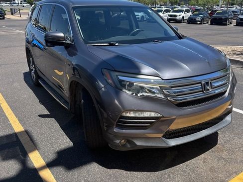 Used 2018 Honda Pilot EX image 4