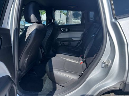 Used 2025 Jeep Compass Limited AWD/4WD image 22