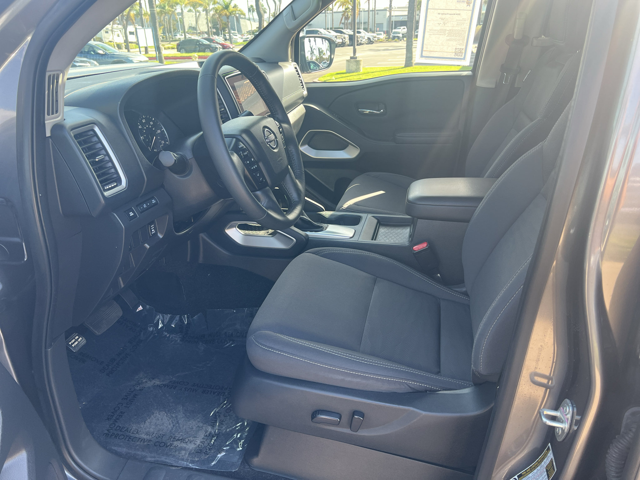 Used 2024 Nissan Frontier SV w/ SV Convenience Package RWD image 13
