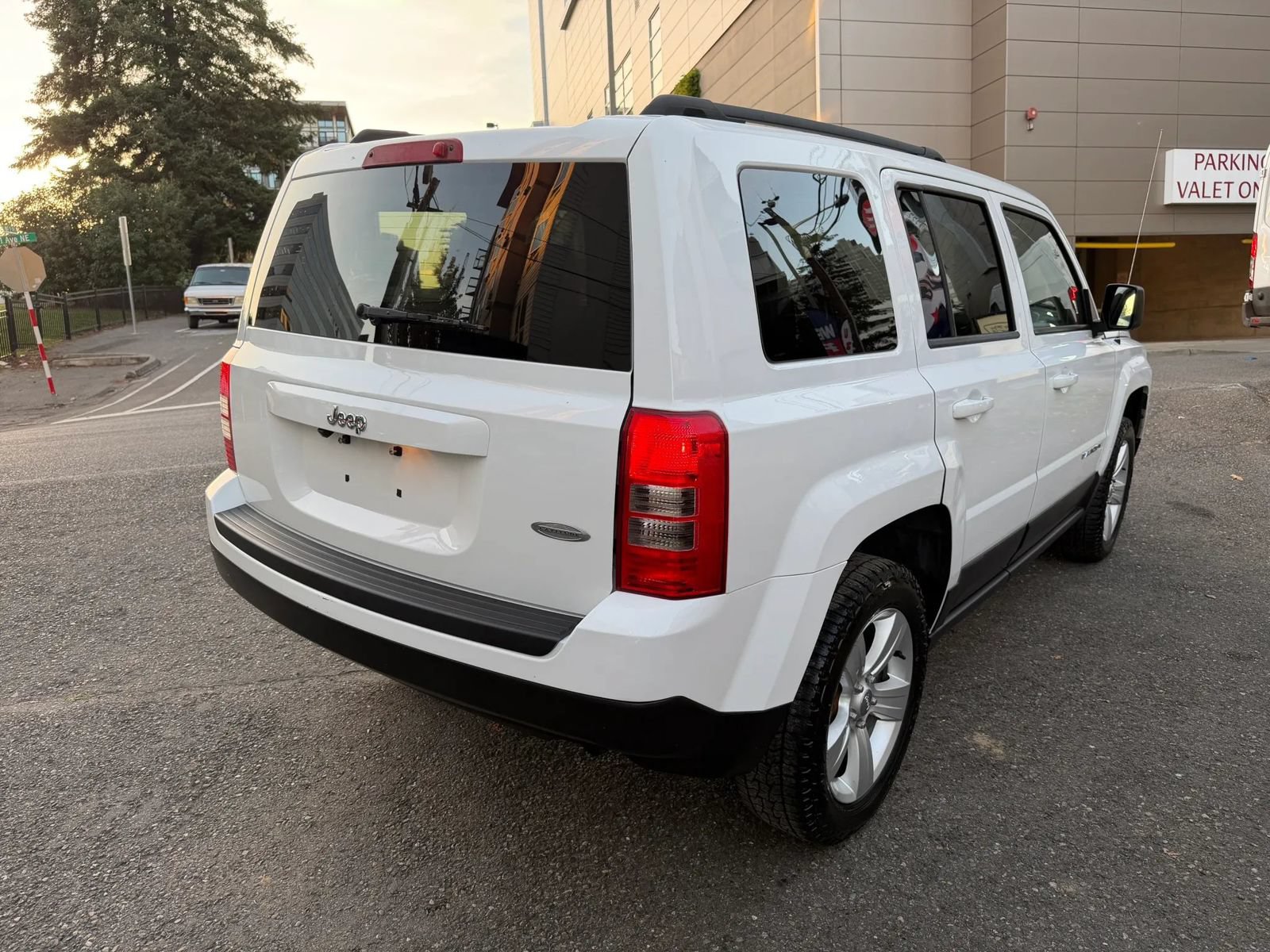 Used 2013 Jeep Patriot Latitude FWD image 6