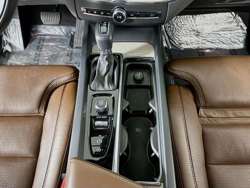 Used 2018 Volvo XC60 T5 Inscription image 38