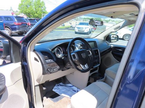 Used 2012 Dodge Grand Caravan Crew w/ Crew Value Pkg FWD image 9