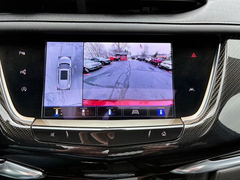 Used 2023 Cadillac XT6 Sport w/ Technology Package image 35