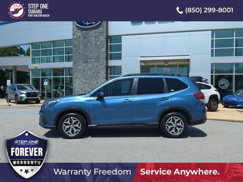 Used 2022 Subaru Forester Premium w/ Popular Package #2 AWD/4WD image 4