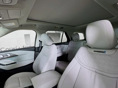 New 2026 Ford Explorer Platinum image 28