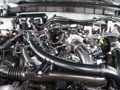 Used 2023 Ford Bronco Wildtrak AWD/4WD image 29