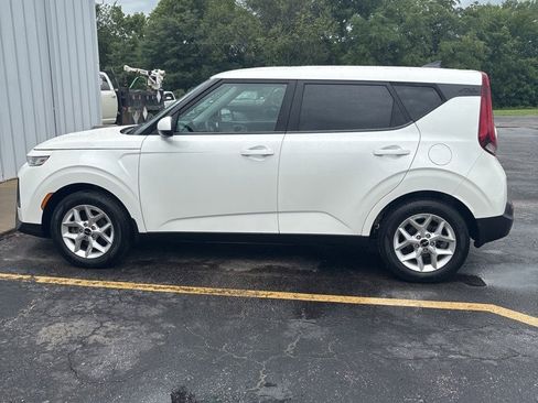 Used 2022 Kia Soul LX w/ Technology Package image 8