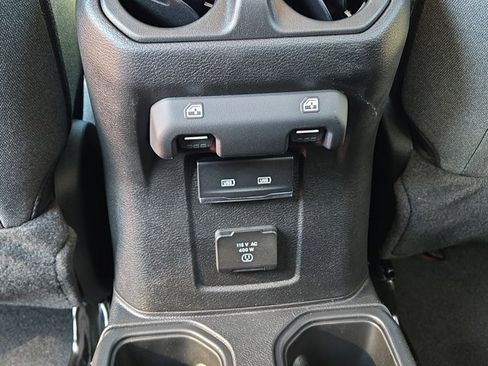 New 2025 Jeep Gladiator Sport image 17