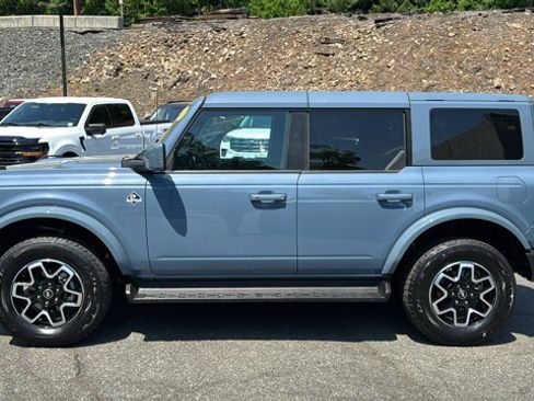 Certified 2025 Ford Bronco Outer Banks AWD/4WD image 2