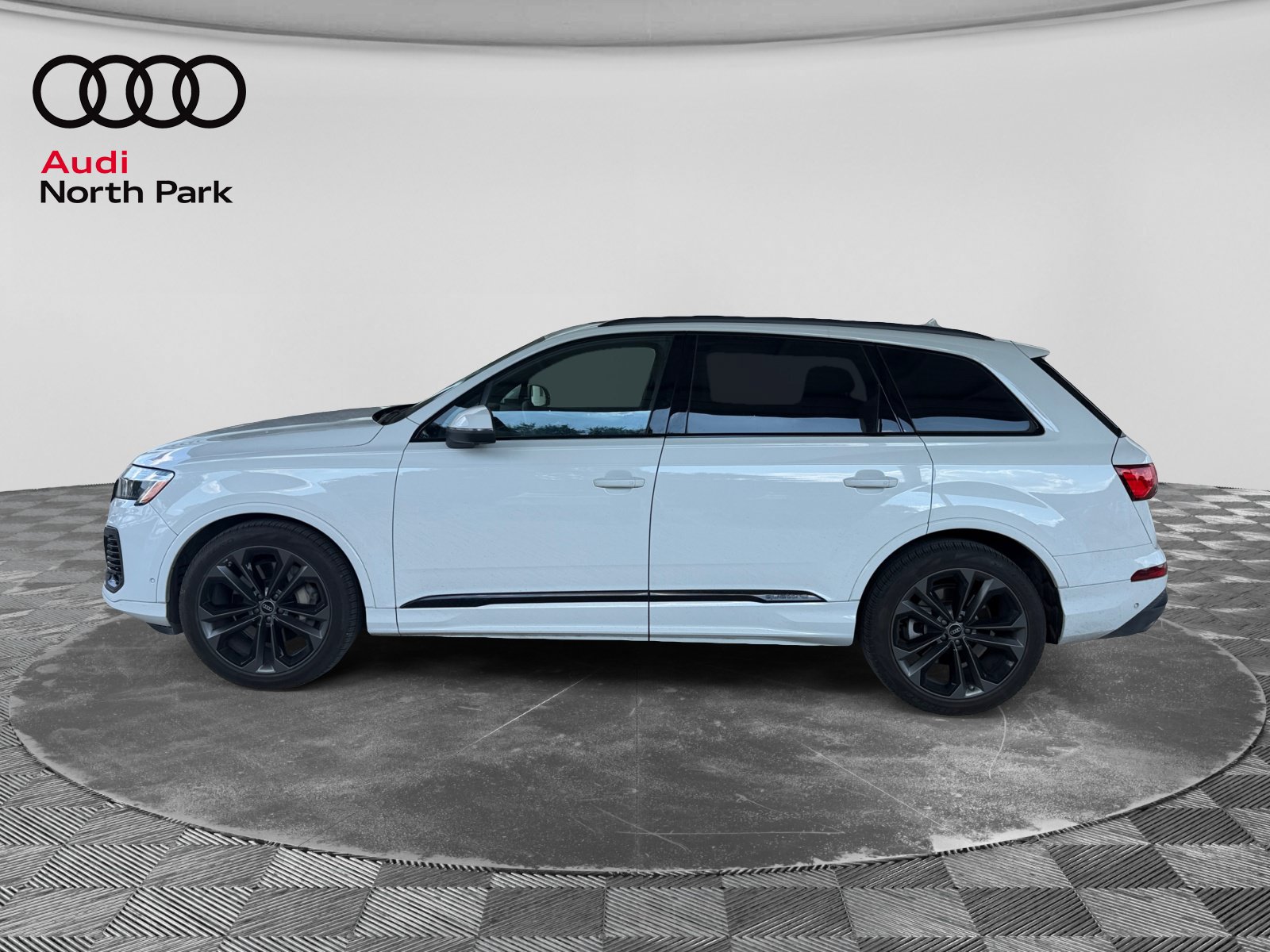 Used 2025 Audi Q7 3.0T Prestige AWD/4WD image 2