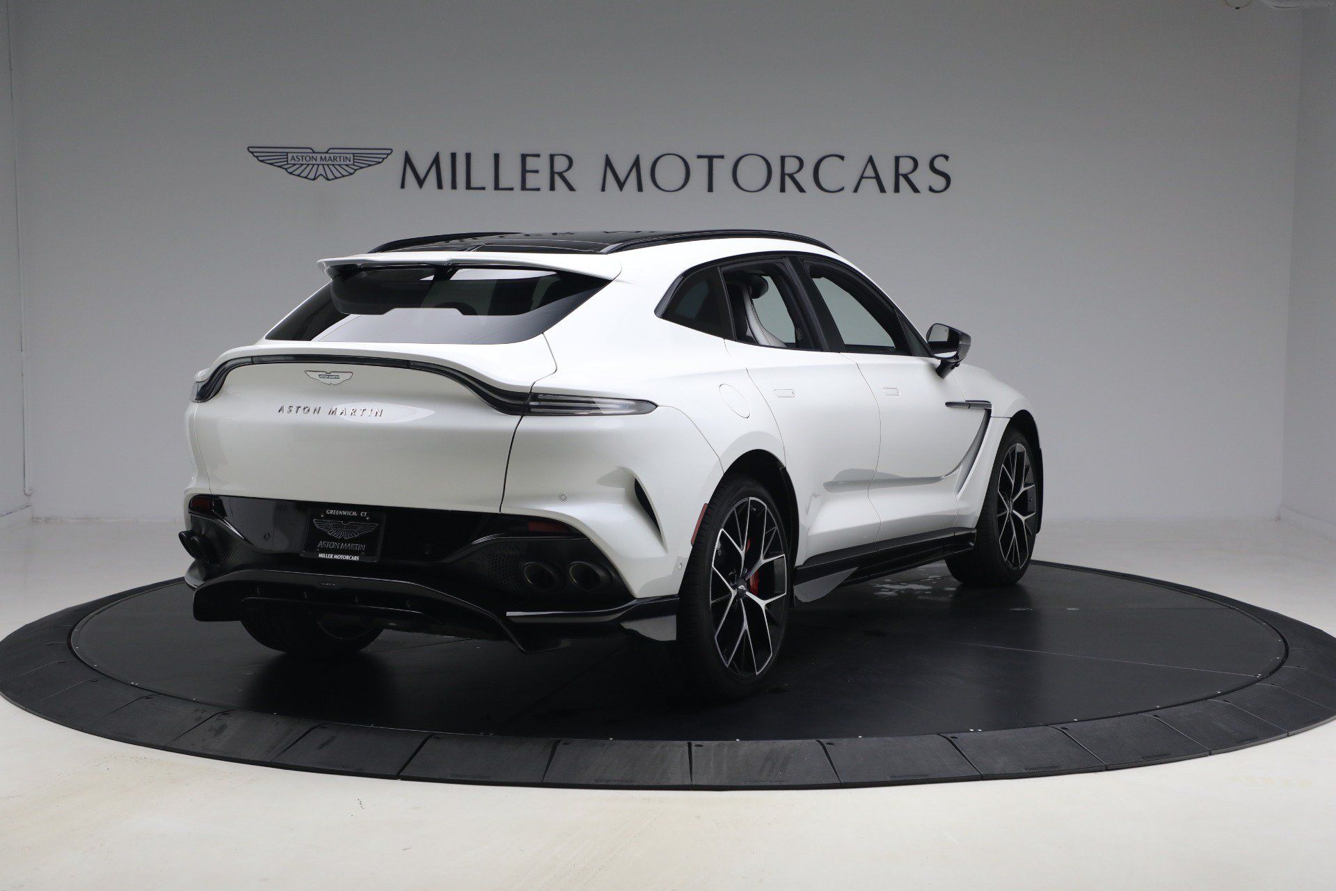 Used 2025 Aston Martin DBX 707 AWD/4WD image 7