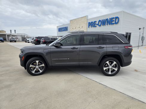 Used 2022 Jeep Grand Cherokee Limited 4xe AWD/4WD image 2