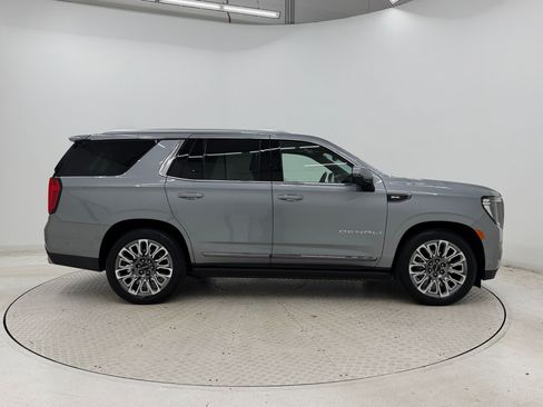 Used 2024 GMC Yukon Denali Ultimate AWD/4WD image 8
