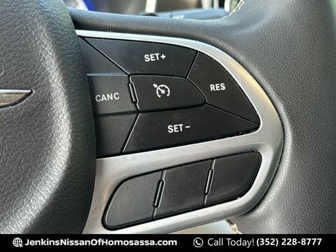 Used 2023 Chrysler Voyager LX FWD image 40