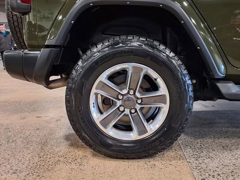 Used 2022 Jeep Wrangler Unlimited Sahara AWD/4WD image 11