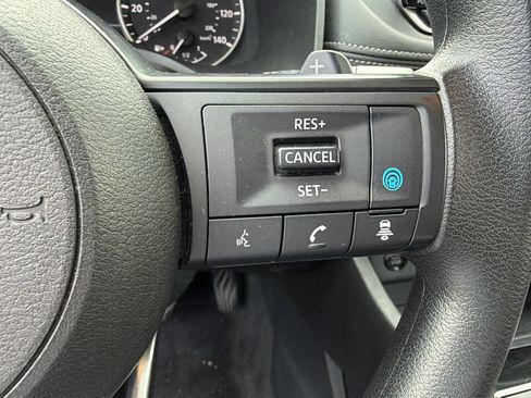 Used 2024 Nissan Rogue SV AWD/4WD image 28