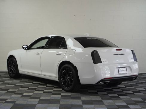 Used 2019 Chrysler 300 Touring w/ Sport Appearance Package AWD/4WD image 3