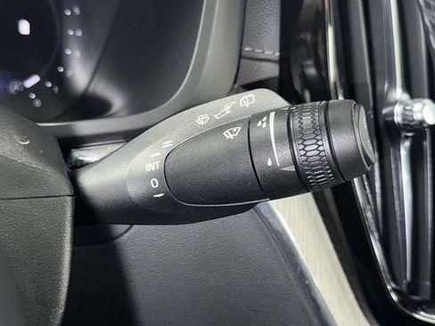 Used 2022 Volvo XC60 B5 Inscription w/ Advanced Package image 29