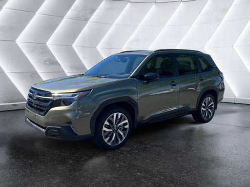 Used 2025 Subaru Forester Touring w/ Touring Package image 3