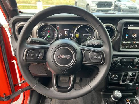 Used 2023 Jeep Wrangler Unlimited AWD/4WD image 32