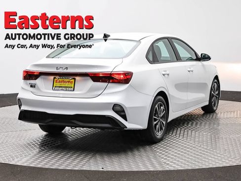 Used 2023 Kia Forte LXS FWD image 5
