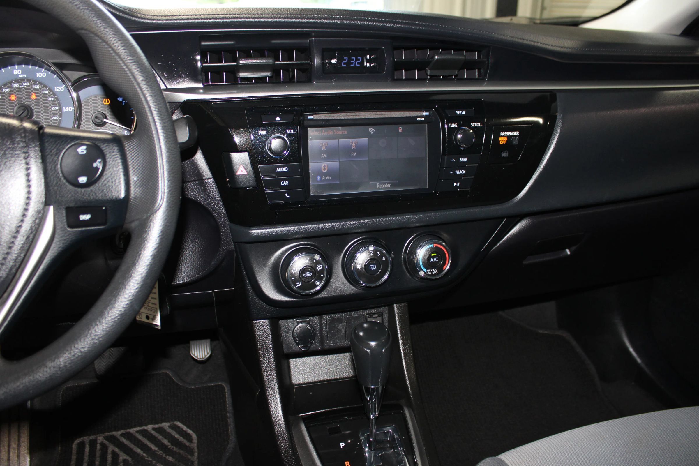 Used 2016 Toyota Corolla L FWD image 12