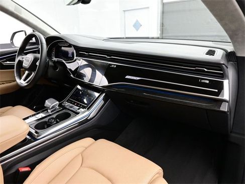 Used 2022 Audi Q8 Prestige image 19