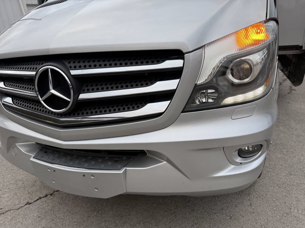 Used 2017 Mercedes-Benz Sprinter 3500 image 7