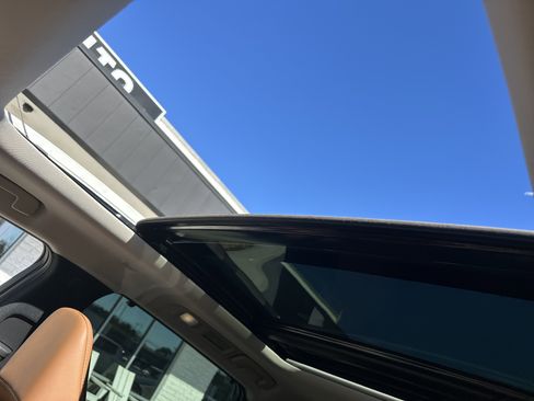 Used 2025 INFINITI QX60 Sensory w/ Vision Package image 10