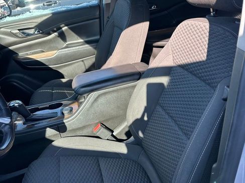 Used 2019 GMC Acadia SLE image 8