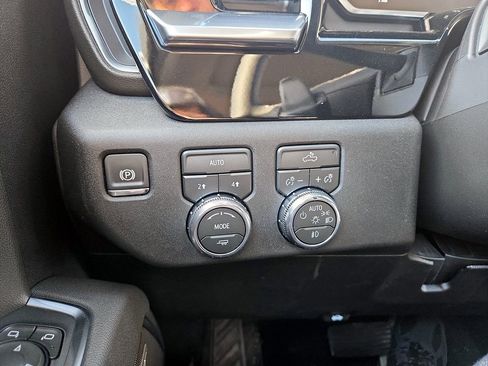 New 2026 GMC Sierra 1500 Elevation image 20