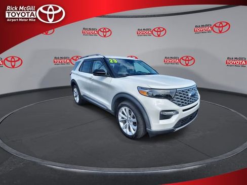 Used 2023 Ford Explorer Platinum w/ Technology Package AWD/4WD image 2