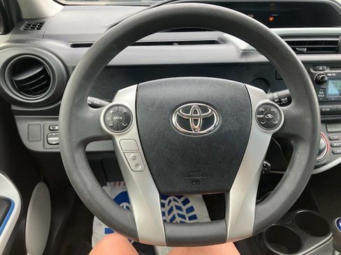 Used 2012 Toyota Prius C One image 12