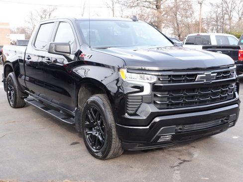 Used 2024 Chevrolet Silverado 1500 RST AWD/4WD image 5