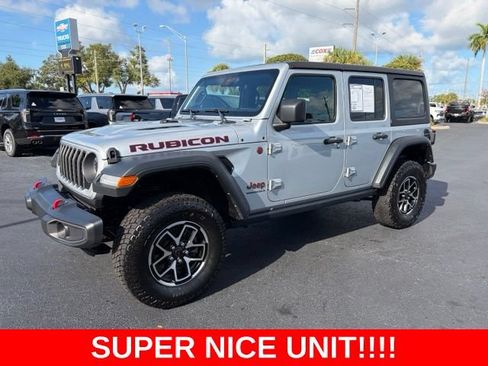 Used 2024 Jeep Wrangler Unlimited Rubicon AWD/4WD image 3
