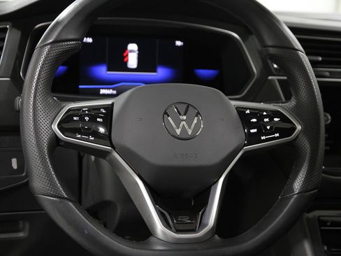 Used 2023 Volkswagen Tiguan SE R-Line image 7