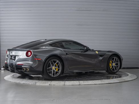 Used 2014 Ferrari F12 Berlinetta RWD image 5