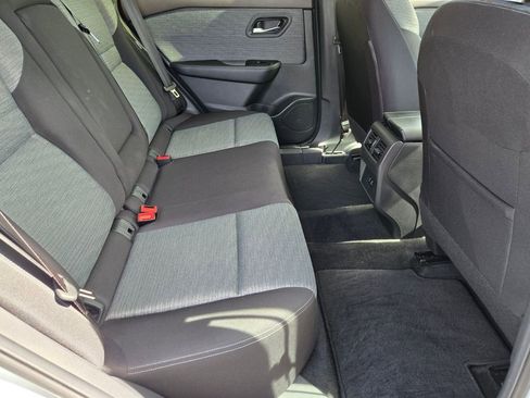 Certified 2023 Nissan Rogue SV FWD image 18