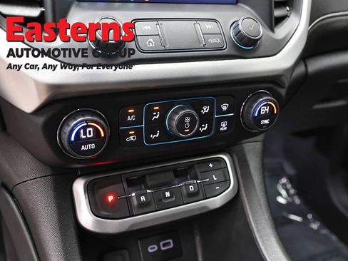 Used 2022 GMC Acadia SLE image 21