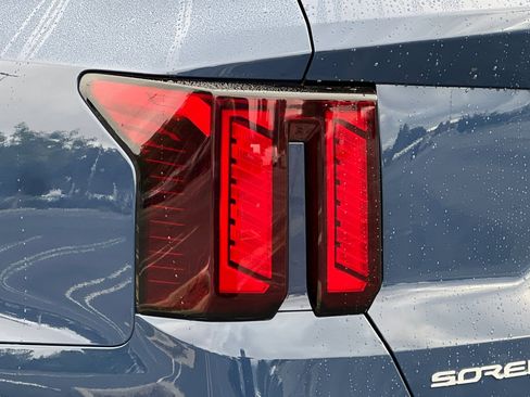 Certified 2025 Kia Sorento S image 51