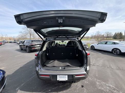 New 2026 Nissan Pathfinder SL w/ SL Premium Package AWD/4WD image 24