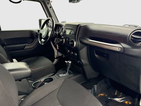 Used 2017 Jeep Wrangler Unlimited Sport AWD/4WD image 39