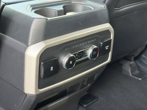 Used 2024 Ford Expedition Max XLT image 29