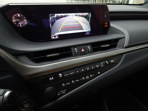 Used 2019 Lexus ES 350 w/ Premium Package FWD image 22